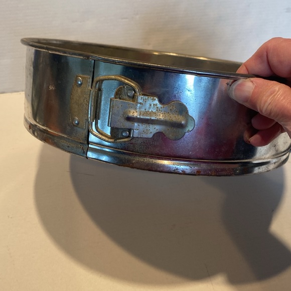 Springform Pan 10” Interior Diameter - Picture 3 of 3